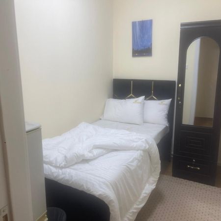 Four Stars Hostel Dubai Eksteriør billede