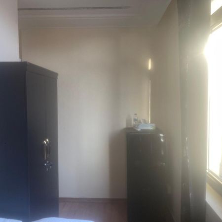 Four Stars Hostel Dubai Eksteriør billede