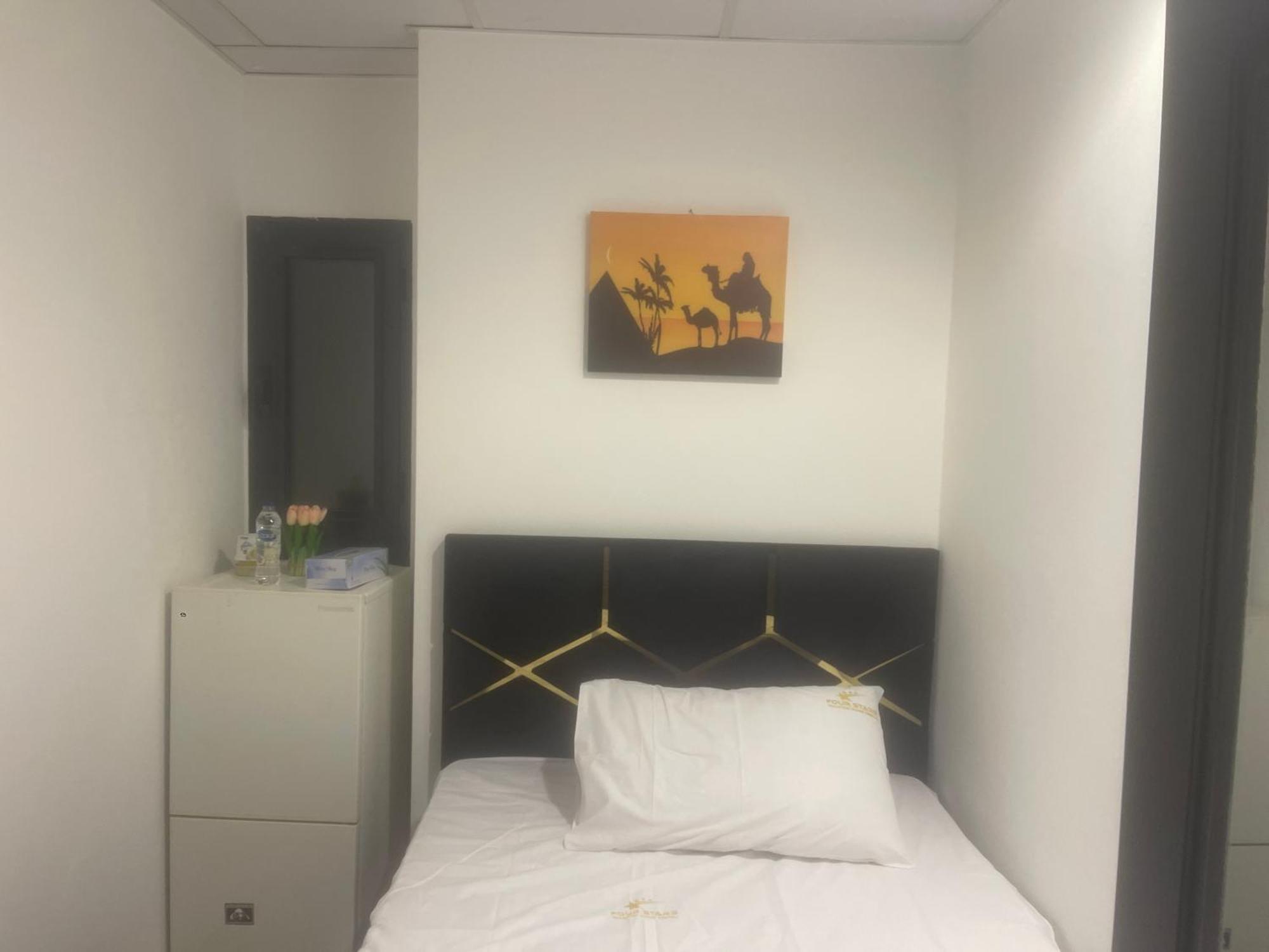 Four Stars Hostel Dubai Eksteriør billede
