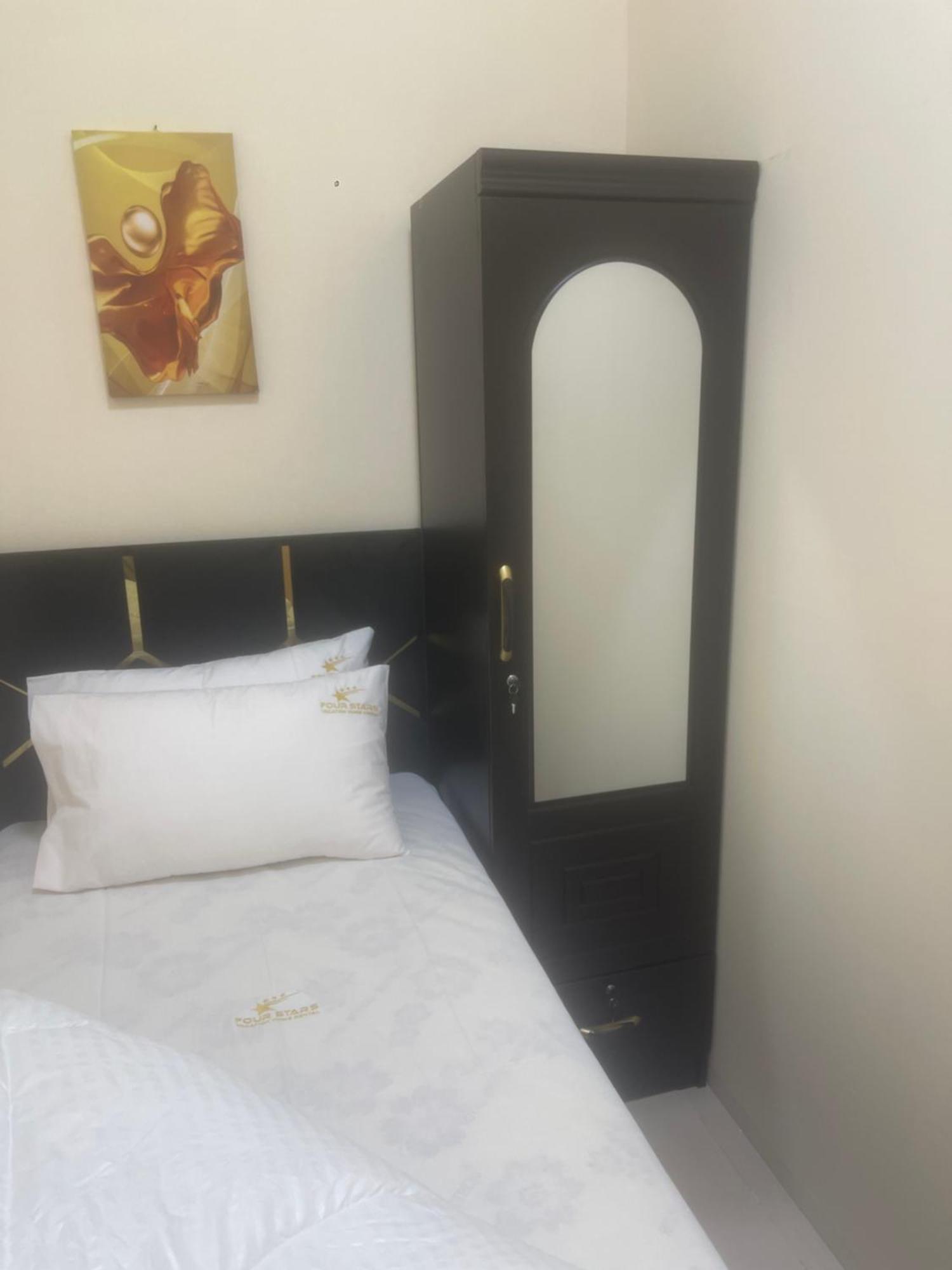 Four Stars Hostel Dubai Eksteriør billede