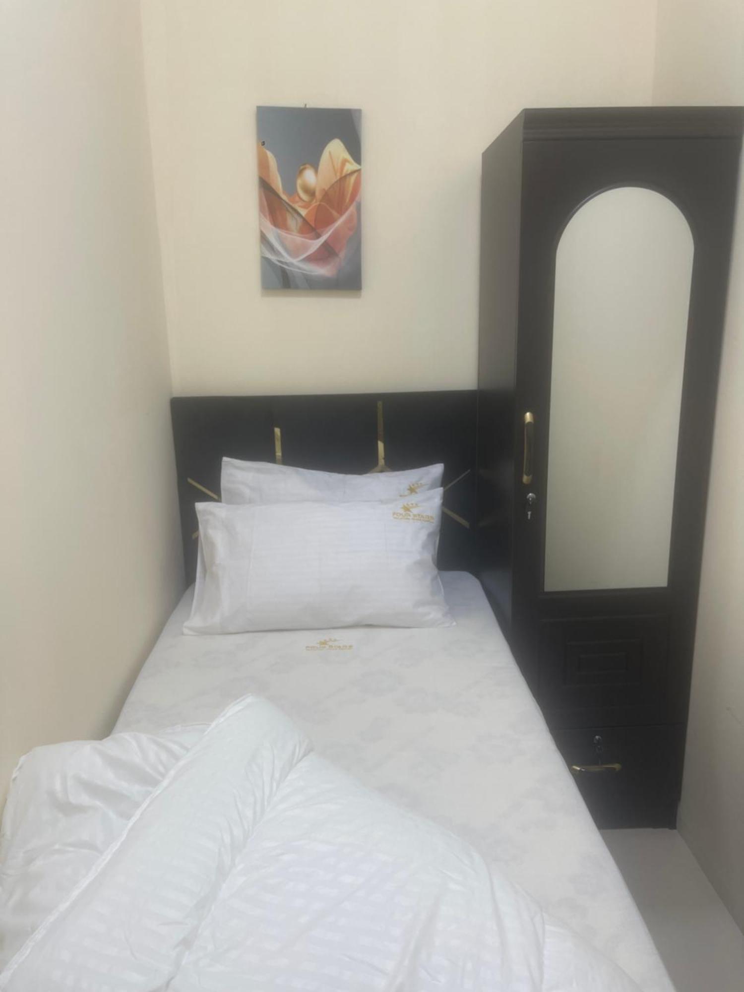 Four Stars Hostel Dubai Eksteriør billede