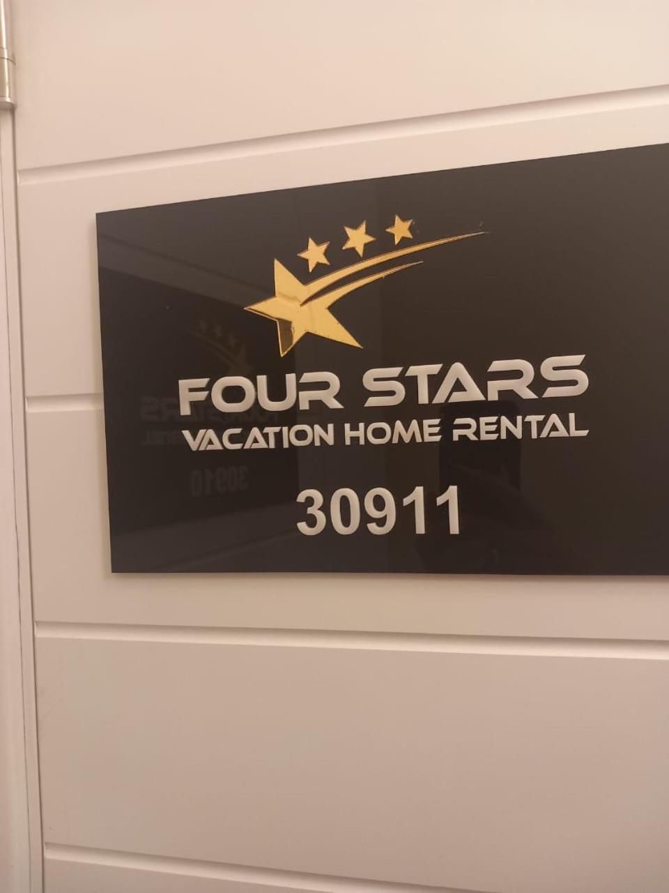 Four Stars Hostel Dubai Eksteriør billede