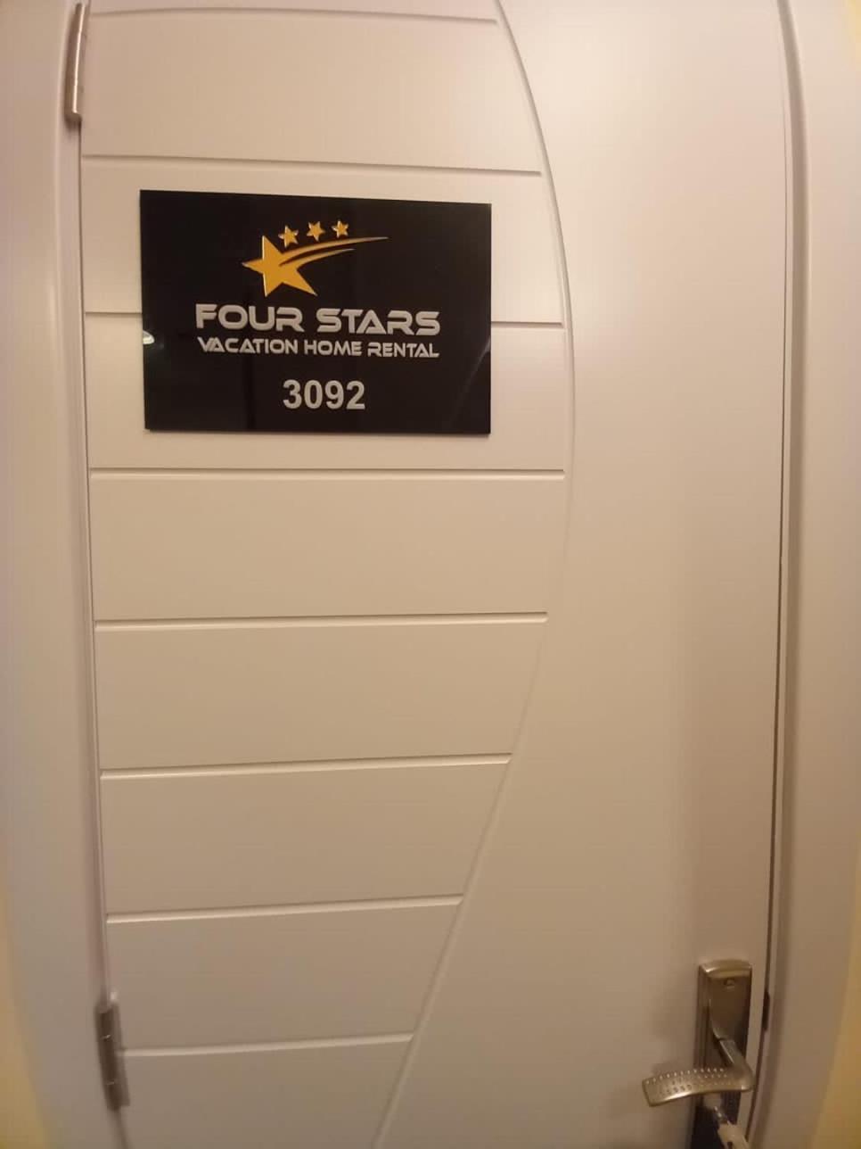 Four Stars Hostel Dubai Eksteriør billede