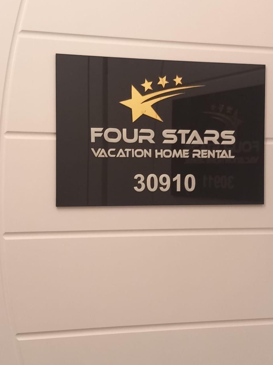 Four Stars Hostel Dubai Eksteriør billede