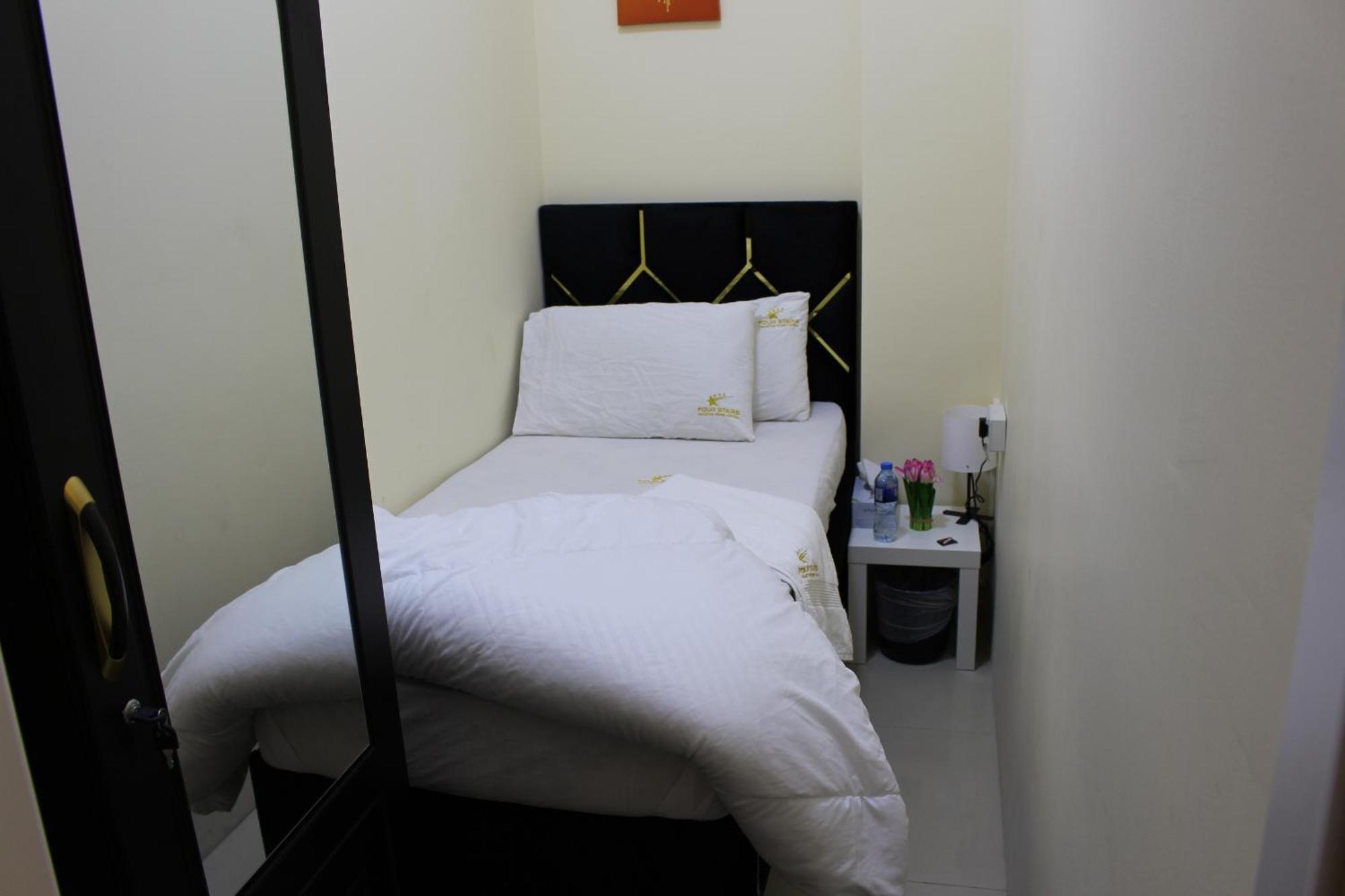 Four Stars Hostel Dubai Eksteriør billede
