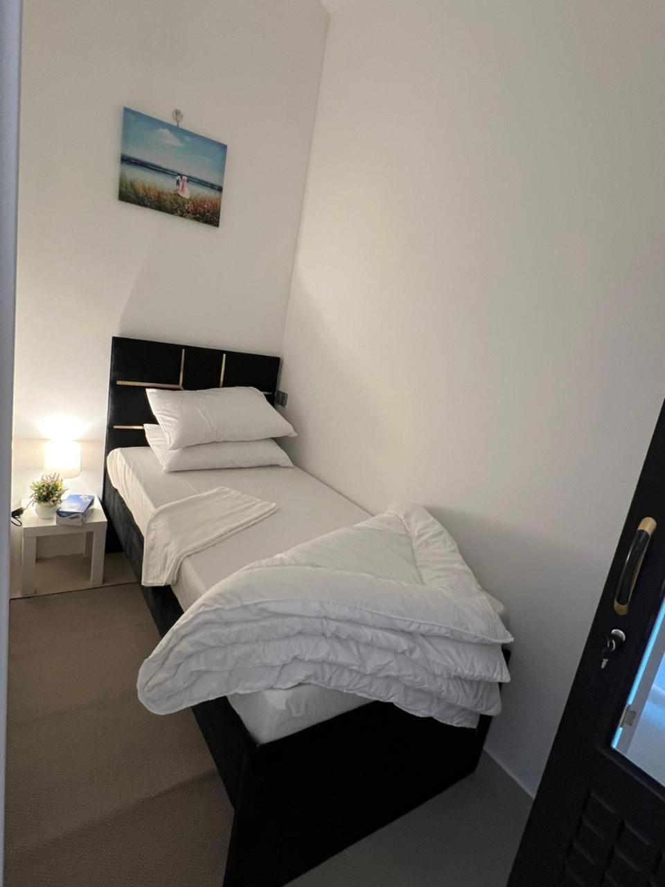 Four Stars Hostel Dubai Eksteriør billede